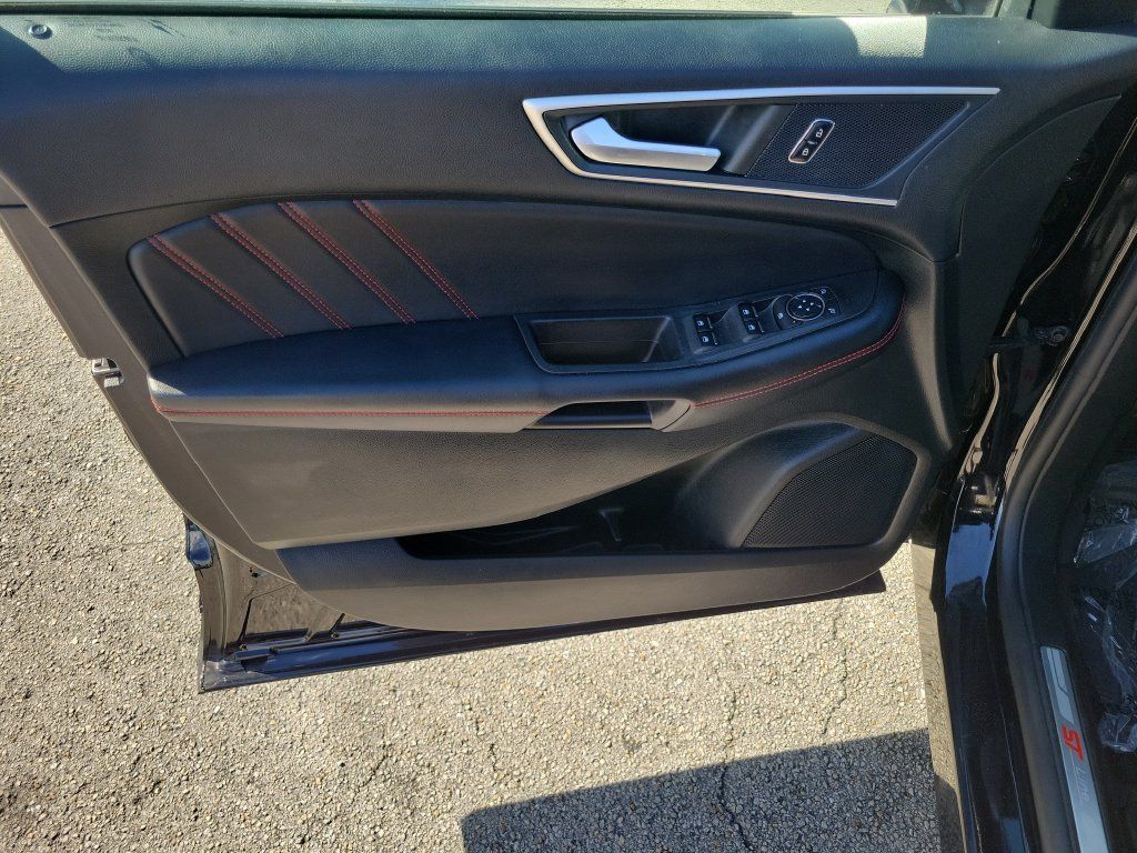 Used 2023 Ford Edge ST-Line AWD/4WD image 25
