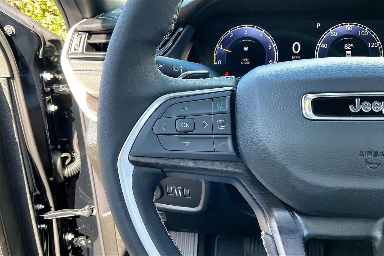 New 2026 Jeep Grand Cherokee Altitude AWD/4WD image 24