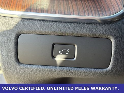 Certified 2024 Volvo XC60 B5 Plus w/ Protection Package Premier image 19