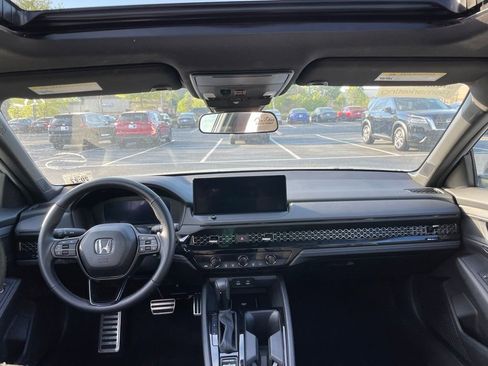 Used 2025 Honda Accord Sport image 5