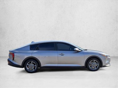 Used 2025 Kia K4 FWD image 4