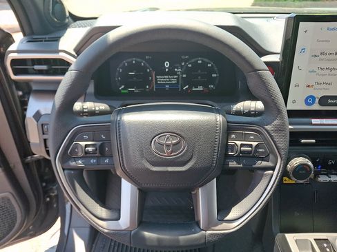 Used 2026 Toyota 4Runner TRD Off-Road Premium AWD/4WD image 9