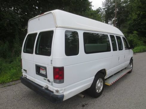 Used 2013 Ford E-250 and Econoline 250 Extended w/ PWR Group RWD image 4