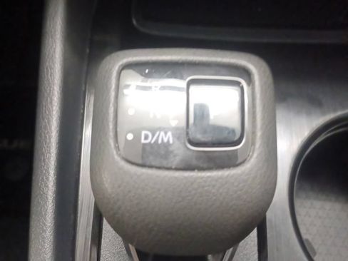 Used 2024 Nissan Rogue SV FWD image 28