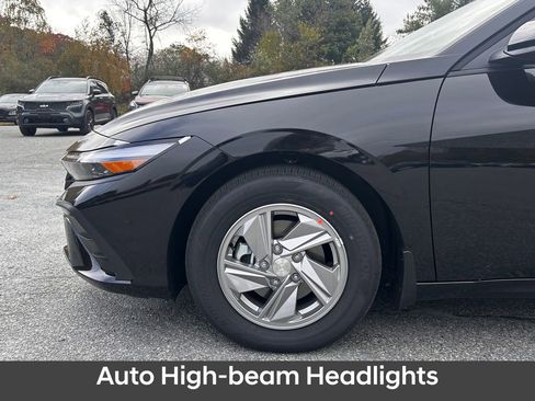 New 2026 Hyundai Elantra SE image 2