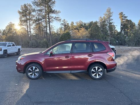 Used 2017 Subaru Forester 2.5i Premium w/ All-Weather Package image 8