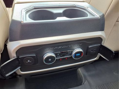 Used 2024 Ford Expedition Limited AWD/4WD image 15