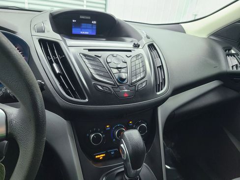 Used 2015 Ford Escape SE image 24