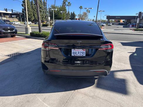 Used 2018 Tesla Model X 75D image 4