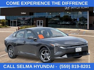 Used 2025 Kia K4 FWD video 1