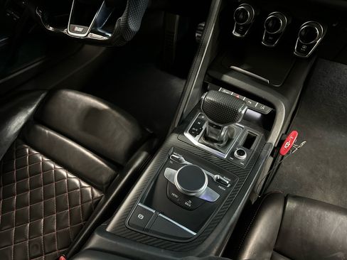 Used 2017 Audi R8 V10 w/ Carbon Exterior Package image 21