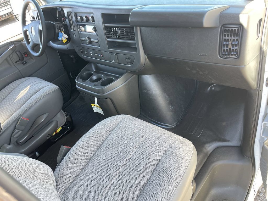 New 2025 GMC Savana 2500 Extended w/ Driver Convenience Package RWD image 28