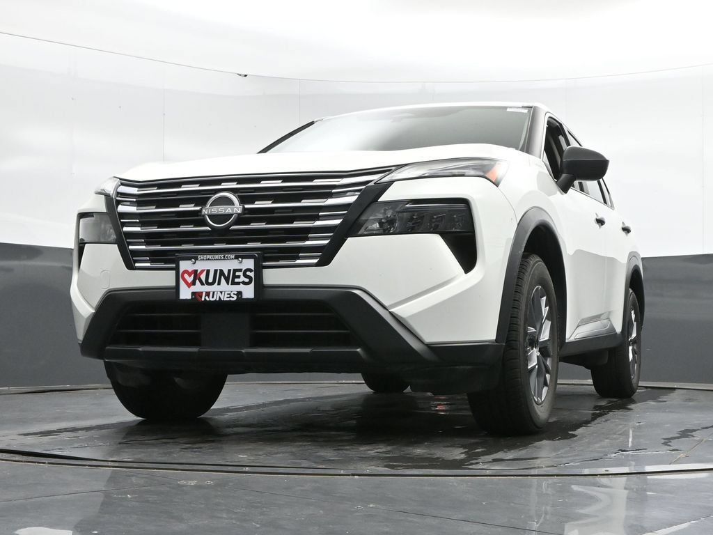 Used 2024 Nissan Rogue S AWD/4WD image 46