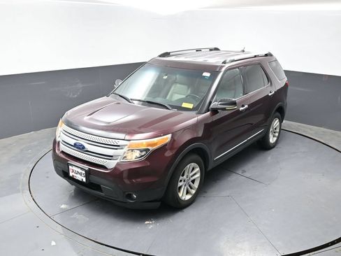 Used 2011 Ford Explorer XLT w/ 202A Rapid Spec Order Code AWD/4WD image 17