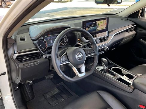 Used 2024 Nissan Altima 2.5 SR w/ SR Premium Package image 18