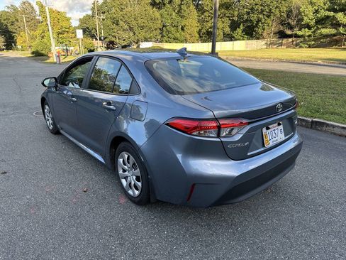 Used 2025 Toyota Corolla LE image 5