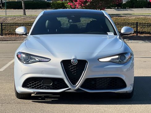 Used 2022 Alfa Romeo Giulia Ti RWD image 9