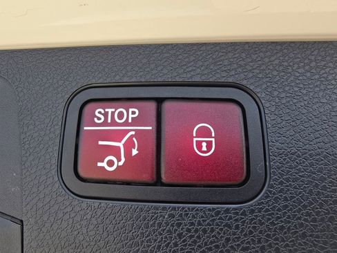 Certified 2020 Mercedes-Benz E 450 4MATIC Wagon image 21