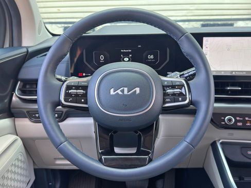 Used 2025 Kia Carnival SX Prestige FWD image 21