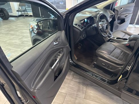 Used 2015 Ford Escape SE w/ Equipment Group 201A image 18