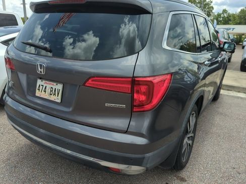 Used 2017 Honda Pilot Touring image 3