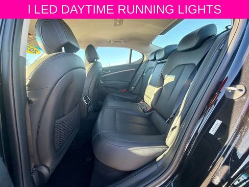 Used 2025 Genesis G70 2.5T image 17