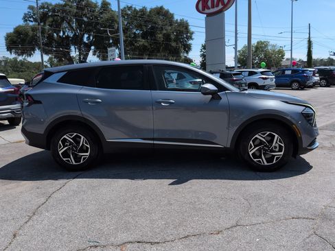 Certified 2025 Kia Sportage LX FWD image 4