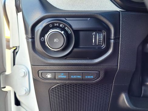 Used 2024 Jeep Wrangler Unlimited Sahara AWD/4WD image 15