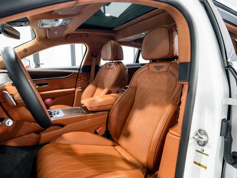 Used 2023 Bentley Flying Spur W12 AWD/4WD image 42