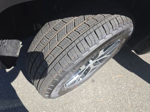 New 2025 Jeep Grand Cherokee L Limited RWD image 33