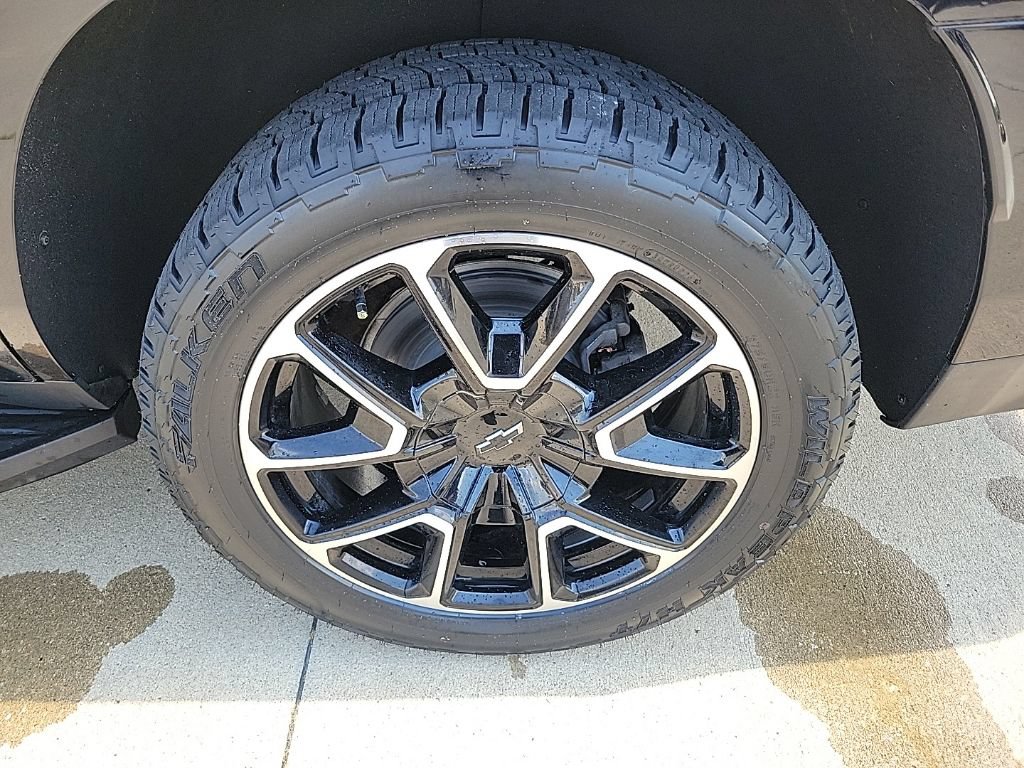 Used 2022 Chevrolet Tahoe RST w/ Sport Performance Package AWD/4WD image 37