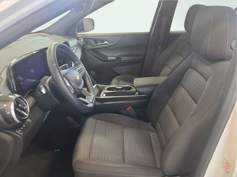 Used 2025 Chevrolet Equinox LT image 9