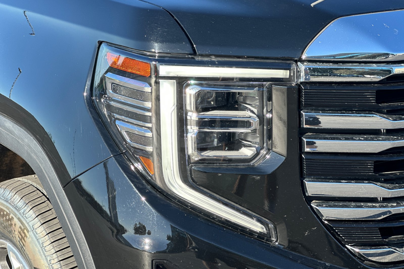 Used 2025 GMC Sierra 1500 SLT AWD/4WD image 44