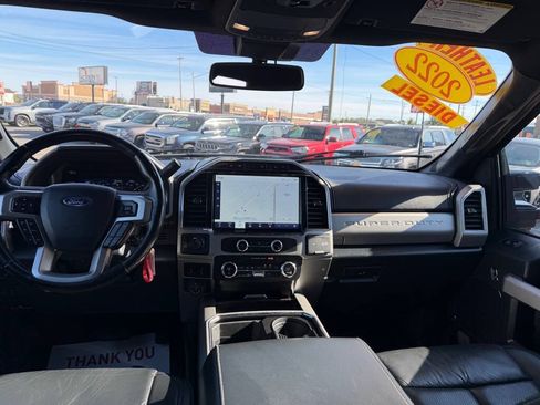 Used 2022 Ford F250 Lariat w/ Black Appearance Package AWD/4WD image 39