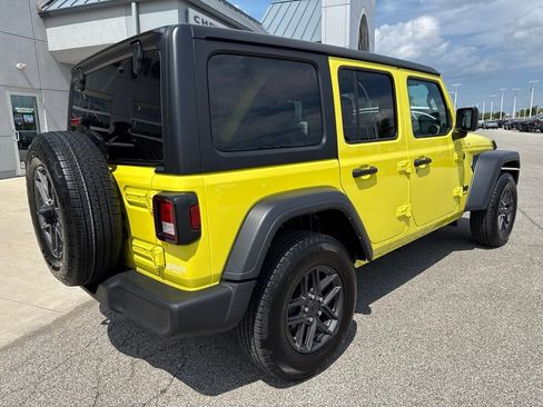 Used 2024 Jeep Wrangler Unlimited Sport AWD/4WD image 5