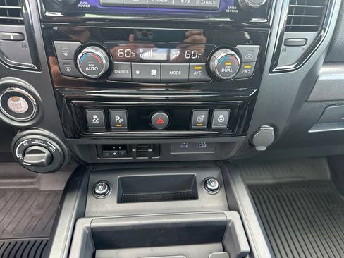 Used 2024 Nissan Titan PRO-4X w/ Pro-4x Convenience Package AWD/4WD image 21