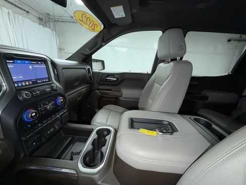 Used 2022 Chevrolet Silverado 1500 LT Trail Boss w/ Convenience Package II AWD/4WD image 9