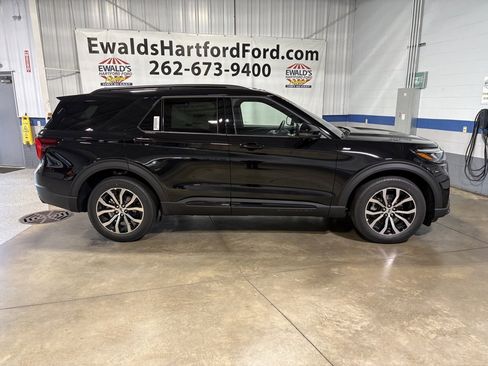 New 2026 Ford Explorer ST-Line image 7