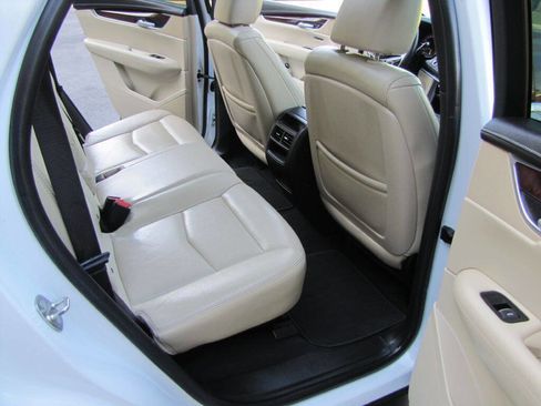 Used 2017 Cadillac XT5 Luxury image 23