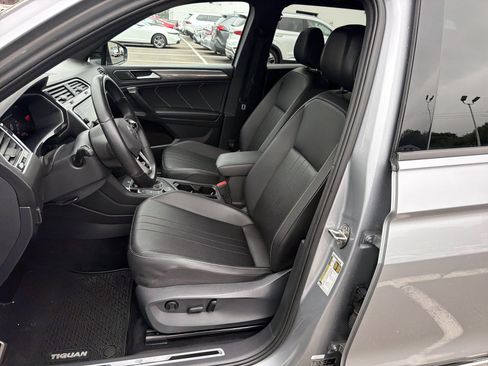 Used 2023 Volkswagen Tiguan SE R-Line AWD/4WD image 15