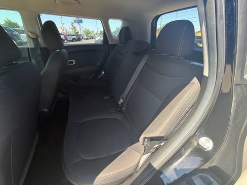 Used 2016 Kia Soul FWD image 12