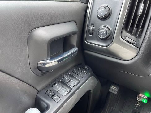 Used 2018 Chevrolet Silverado 1500 LT w/ All Star Edition AWD/4WD image 10