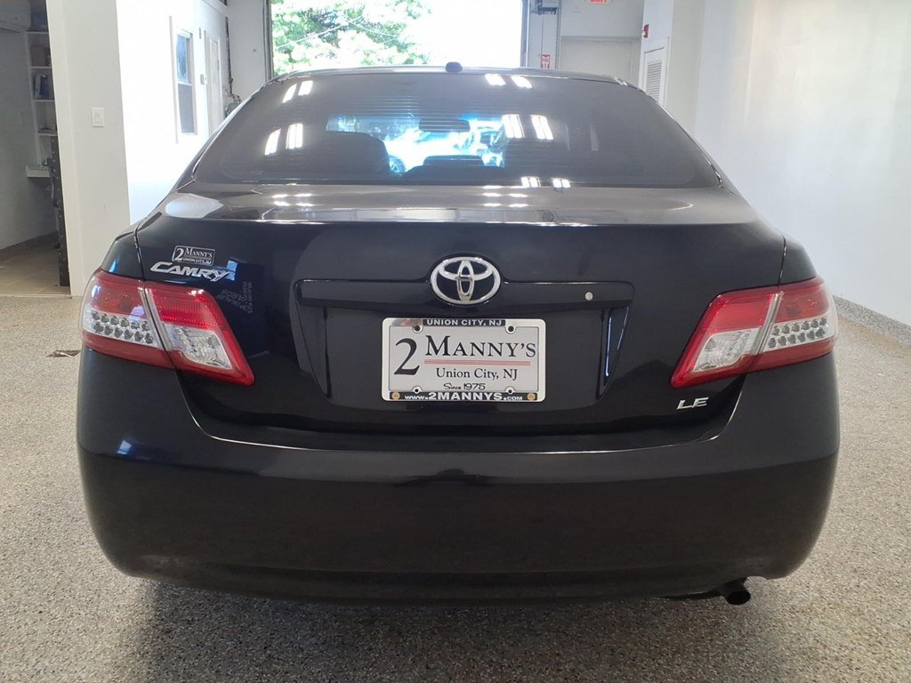 Used 2011 Toyota Camry LE w/ LE Extra-Value Pkg FWD image 5