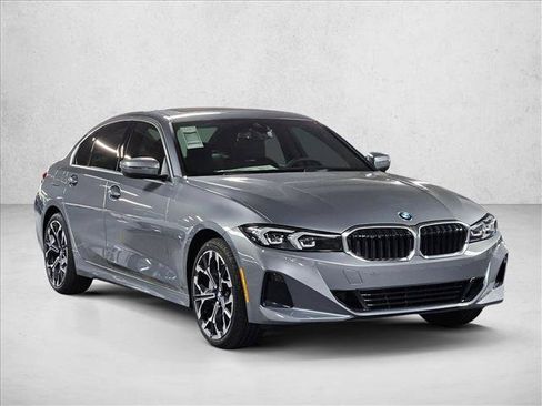 Used 2026 BMW 330i xDrive Sedan w/ Premium Package AWD/4WD image 3
