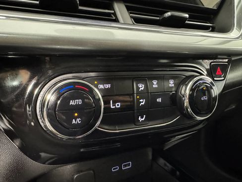 Used 2026 Chevrolet Trax LT FWD image 21