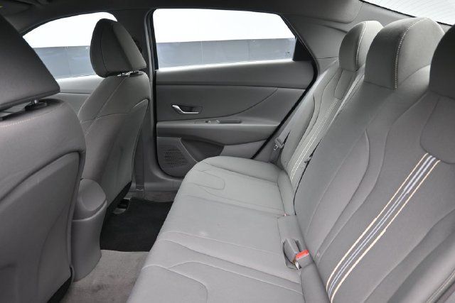 Used 2023 Hyundai Elantra SEL FWD image 11