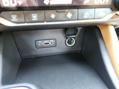 Used 2021 Nissan Sentra SV w/ SV Premium Package FWD image 20