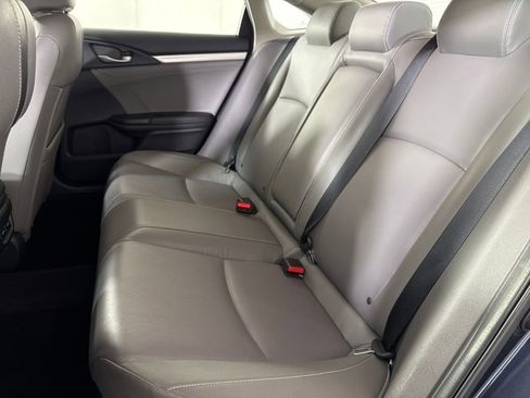 Used 2018 Honda Civic Touring image 12
