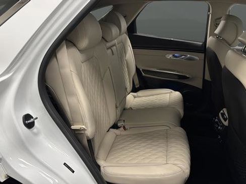 Used 2025 Genesis GV70 3.5T Sport w/ Sport Prestige Package image 26