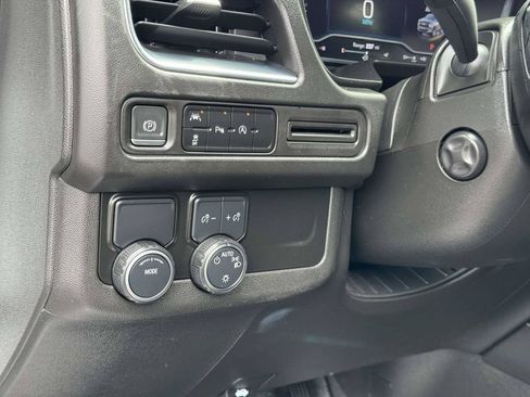 Used 2023 Chevrolet Suburban Premier RWD image 10